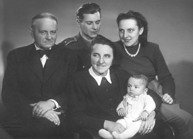Kristian Pavel Lanštják mit Ehefrau Božena, Tochter Eva
Schwiegersohn Otakar Čížek und Enkel Michael 1948